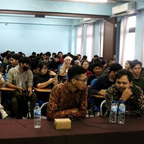 Himaka UMBY Gelar Seminar Nasional, Mengenalkan Bahasa Pemrograman