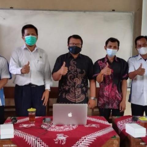 Tim PkM UMBY Sosialisasikan Program Kerjasama Bidang IT Di SMK Maarif 1 Temon